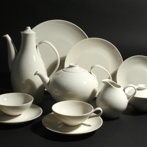 Eva Zeisel Castleton Museum white